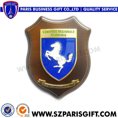 China high quality wooden plaque award with metal logo