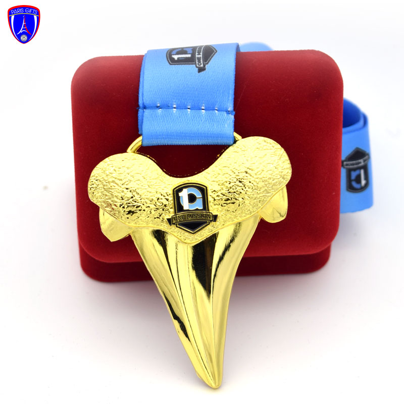 Customized ivory shape medal 3D embossed golden metal zinc alloy medal with ribbon