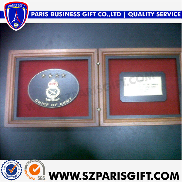 Army Badge Plaque With Wood Box