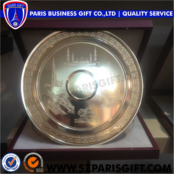 Delicate Round Shape Customized Metal Name Souvenir Gold Plate With Holder